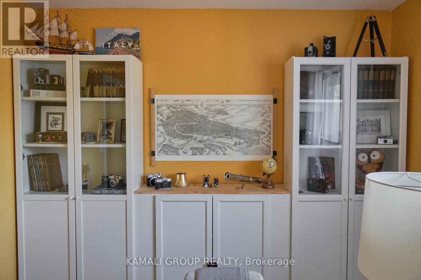 Single Family at 29 1/2 Grapeview Drive, St. Catharines (Grapeview), Ontario - Photo 6 - RE/MAX Garden City Realty