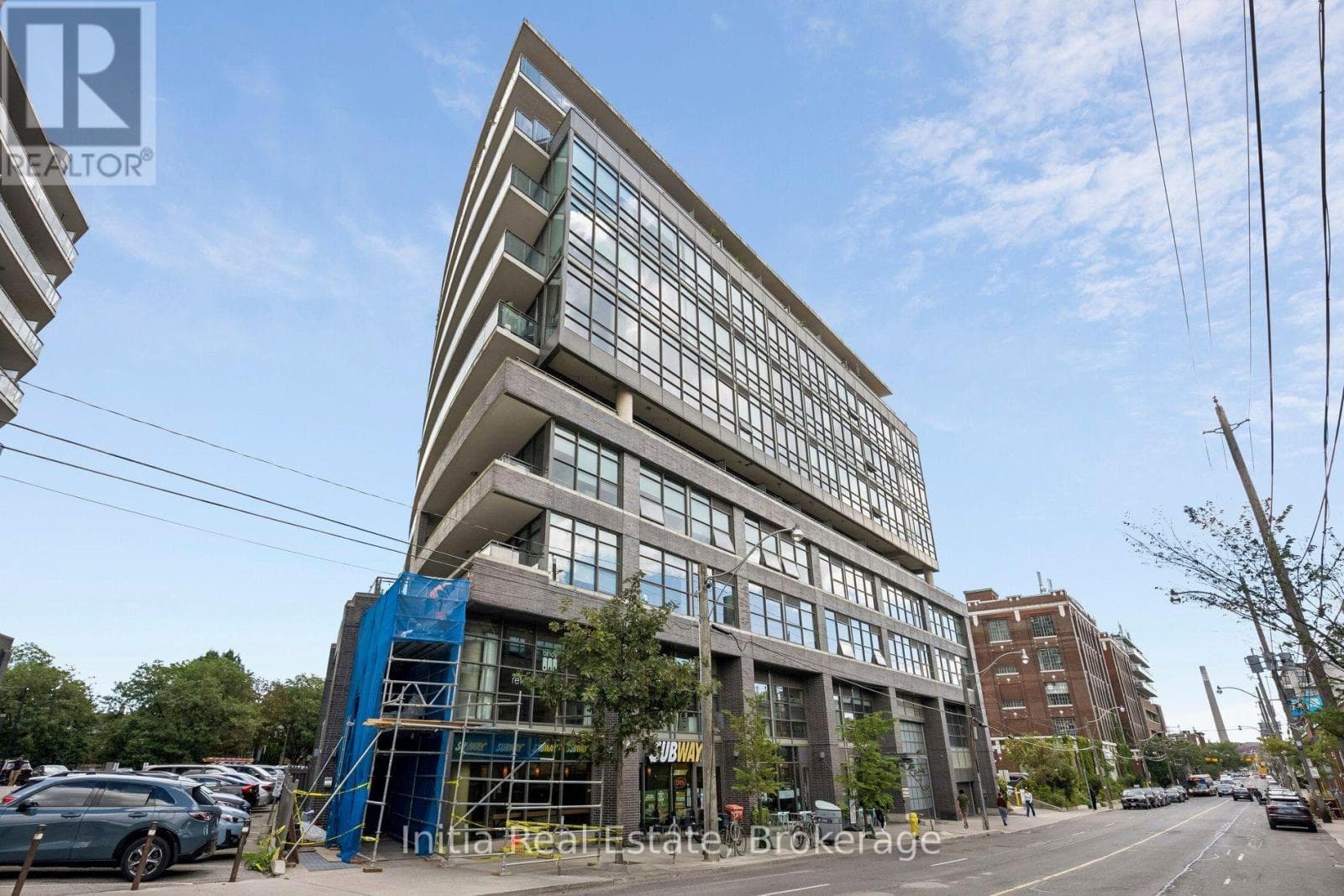 113- 321 Carlaw Avenue