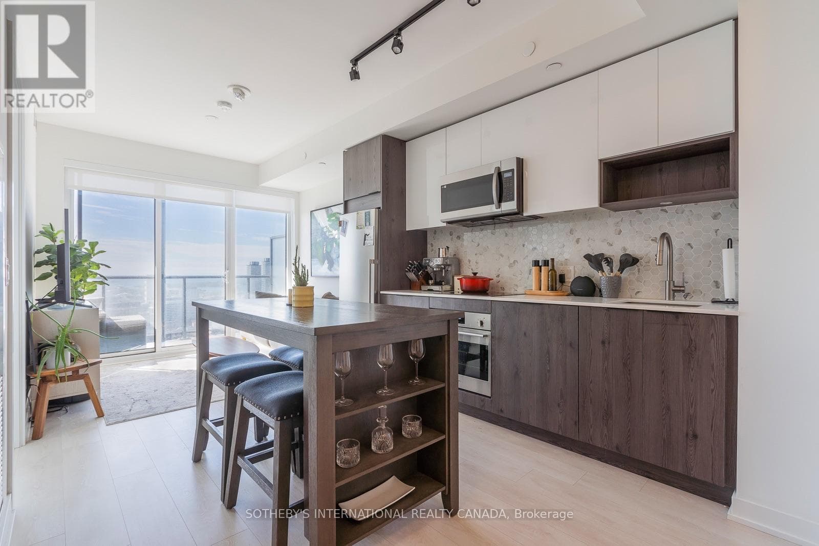 Single Family at 2703- 5 Defries Street, Toronto (Regent Park), Ontario - Photo 7 - RE/MAX Garden City Realty