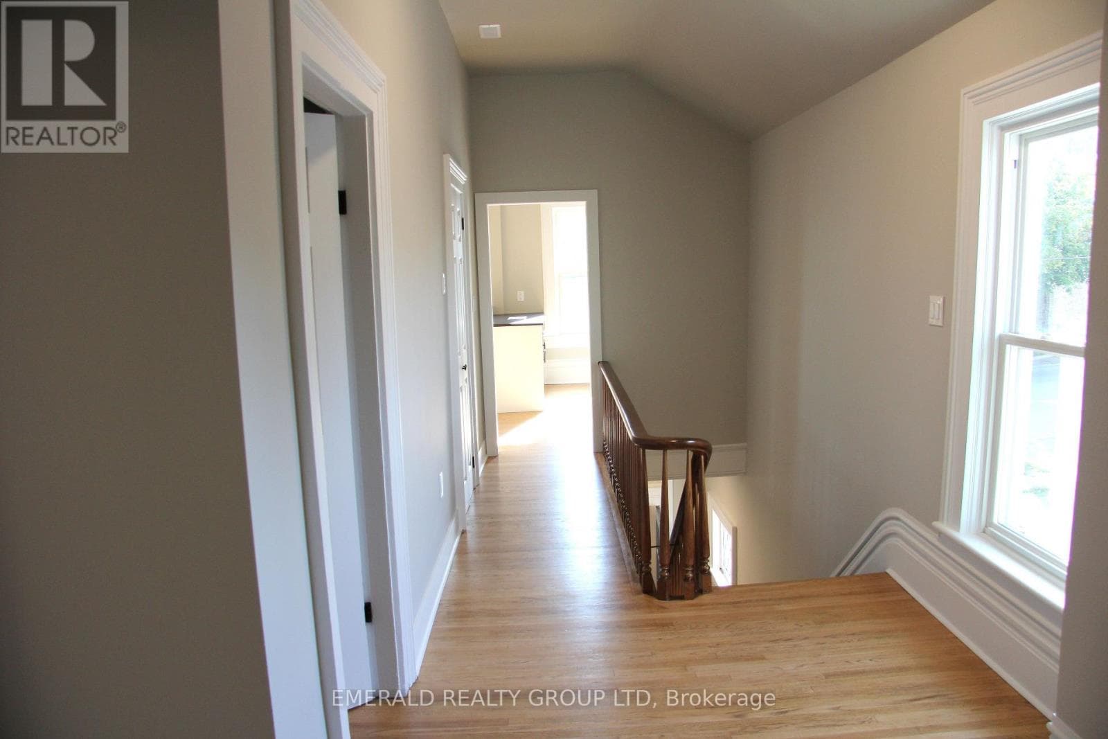 Single Family at Upper- 7 Ormond Street, Thorold (Thorold Downtown), Ontario - Photo 4 - RE/MAX Garden City Realty