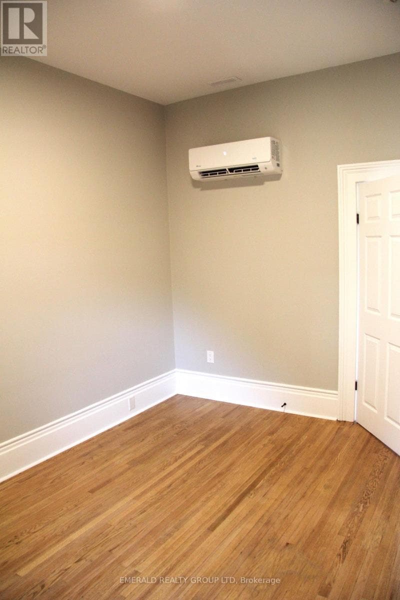 Single Family at Upper- 7 Ormond Street, Thorold (Thorold Downtown), Ontario - Photo 6 - RE/MAX Garden City Realty