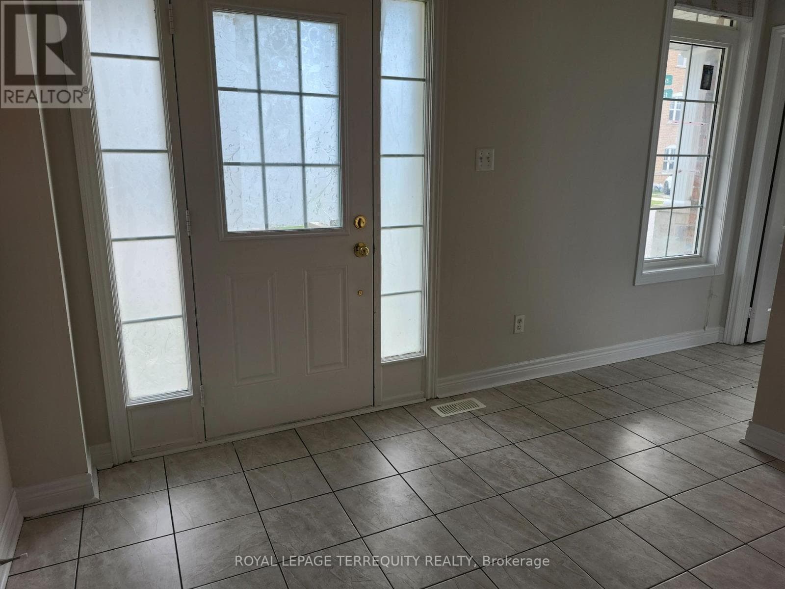 Single Family at 2651 Canadian Street, Pickering (Duffin Heights), Ontario - Photo 6 - RE/MAX Garden City Realty