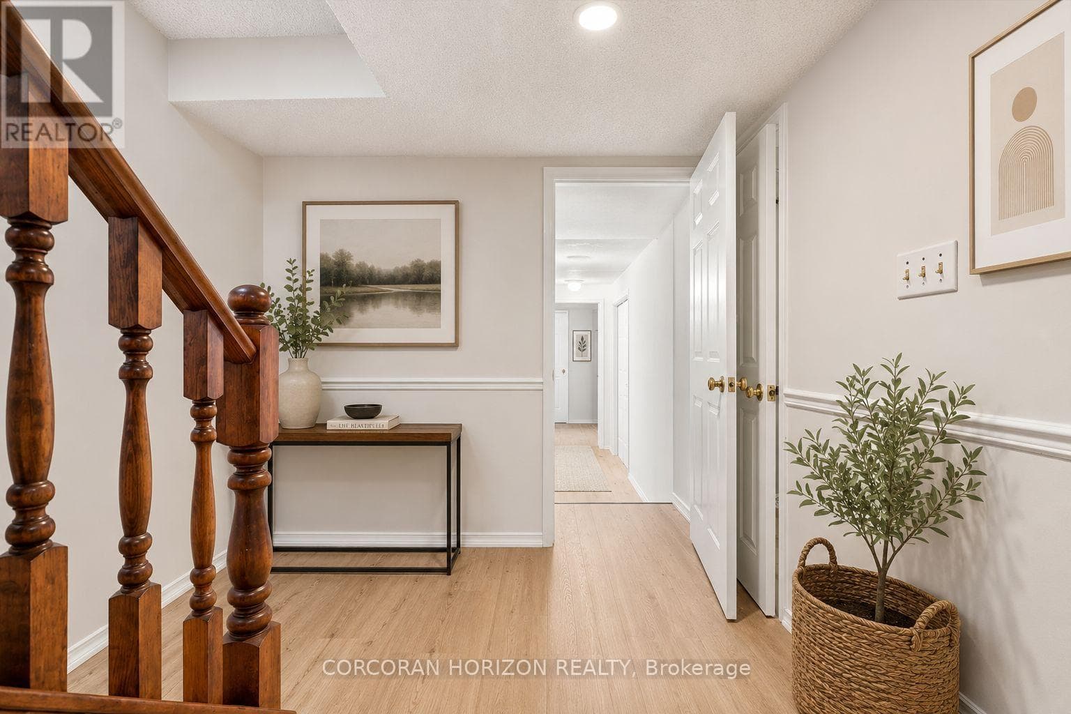 Single Family at 331- 895 Maple Avenue, Burlington (Brant), Ontario - Photo 6 - RE/MAX Garden City Realty
