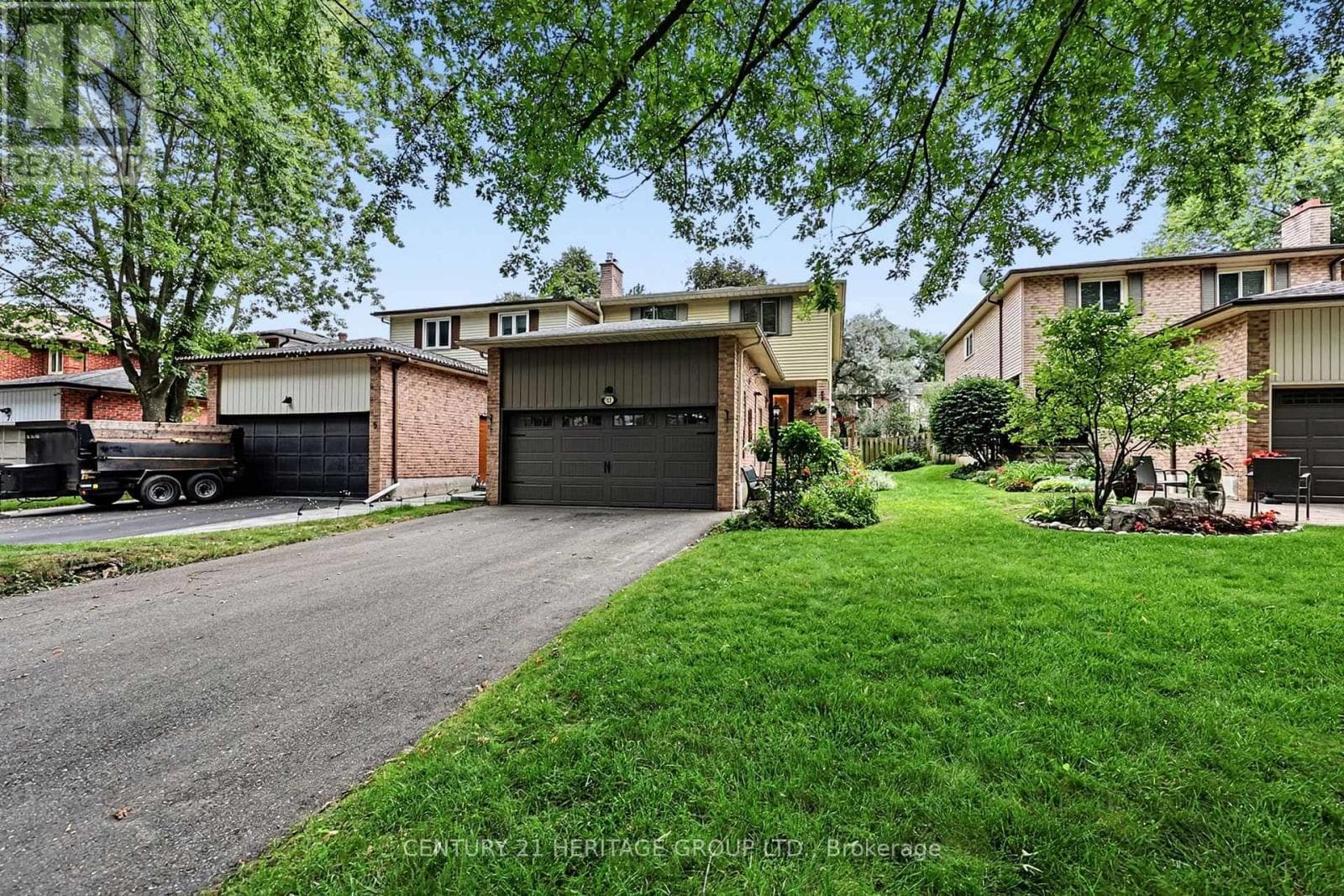 Single Family at 11 Bishop Crescent, Markham (Markham Village), Ontario - Photo 3 - RE/MAX Garden City Realty