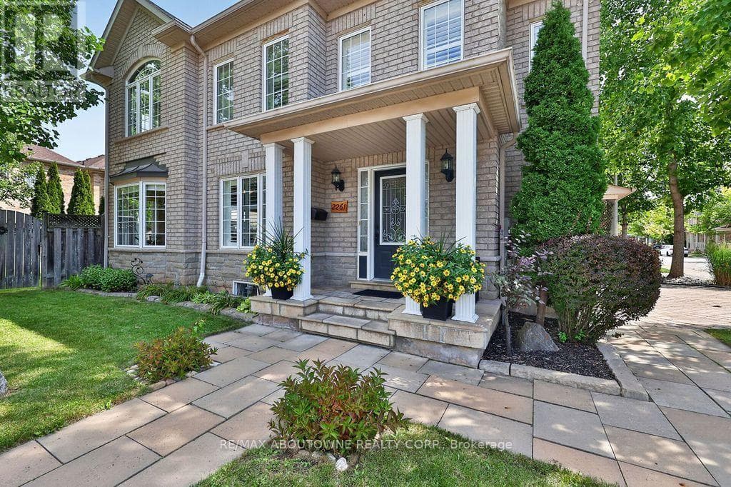 Single Family at 2261 Seton Crescent, Burlington (Orchard), Ontario - Photo 4 - RE/MAX Garden City Realty