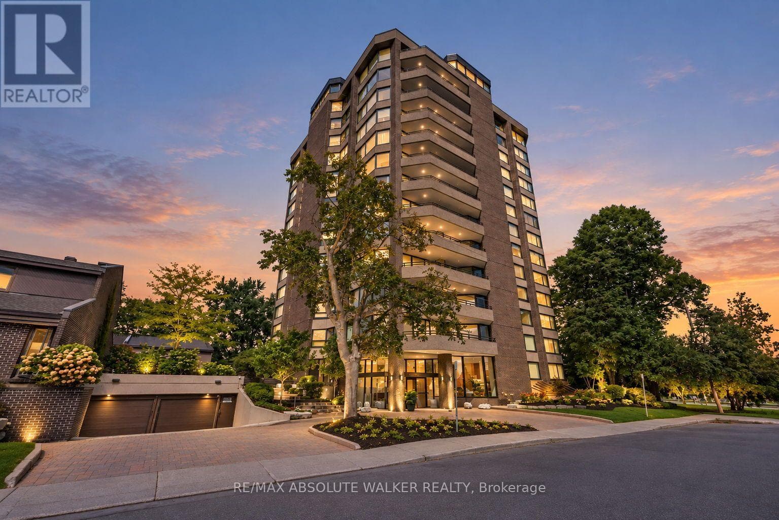 9B- 300 Queen Elizabeth Drive