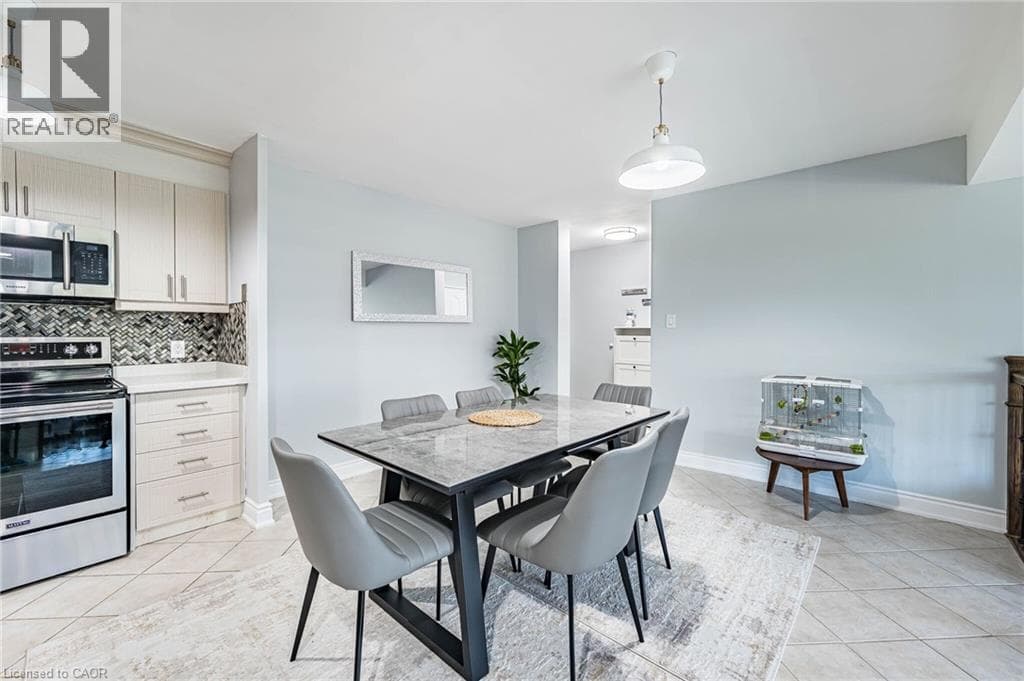 Single Family at 405- 25 FOUR WINDS Drive, Toronto, Ontario - Photo 7 - RE/MAX Garden City Realty