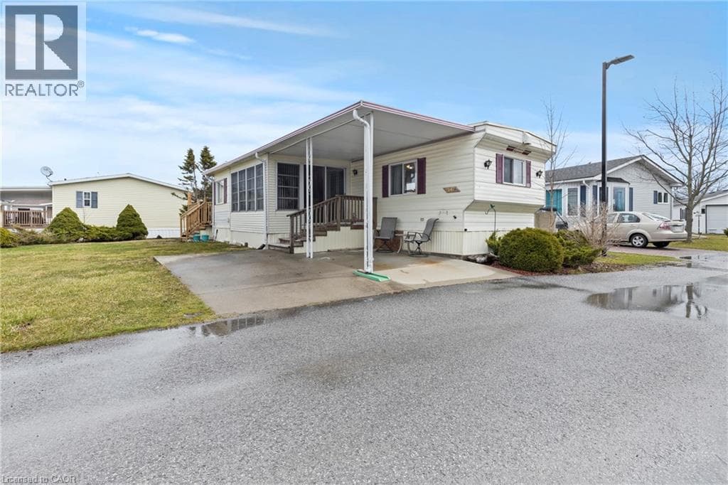 Single Family at 347- 3033 TOWNLINE Road, Fort Erie, Ontario - Photo 3 - RE/MAX Garden City Realty