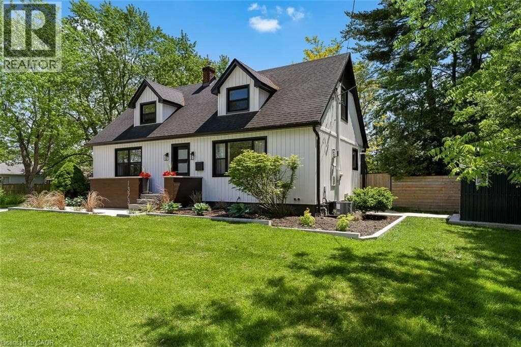 Single Family at 1373 ORCHARD Avenue, Fort Erie, Ontario - Photo 4 - RE/MAX Garden City Realty