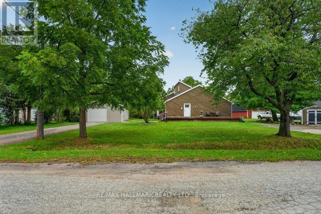 Single Family at 24 Kelly Street, Thorold (Port Robinson), Ontario - Photo 4 - RE/MAX Garden City Realty
