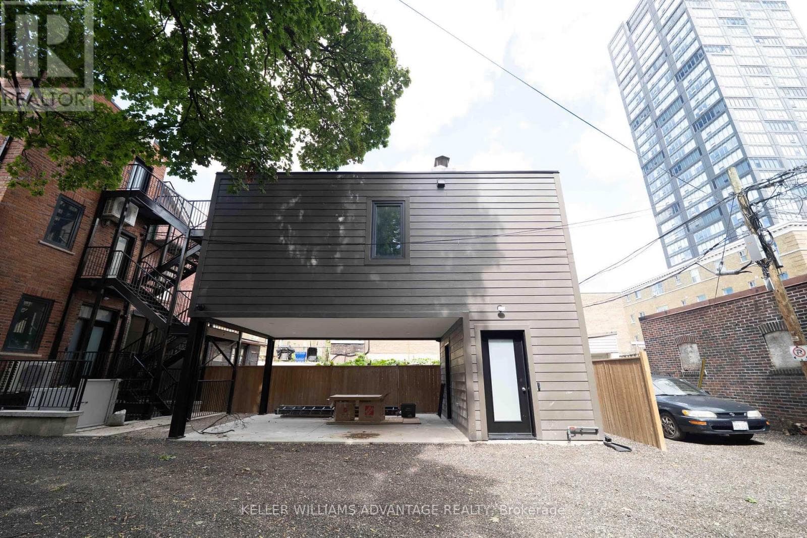 Single Family at 23 Ross Street, Toronto (Kensington-Chinatown), Ontario - Photo 8 - RE/MAX Garden City Realty