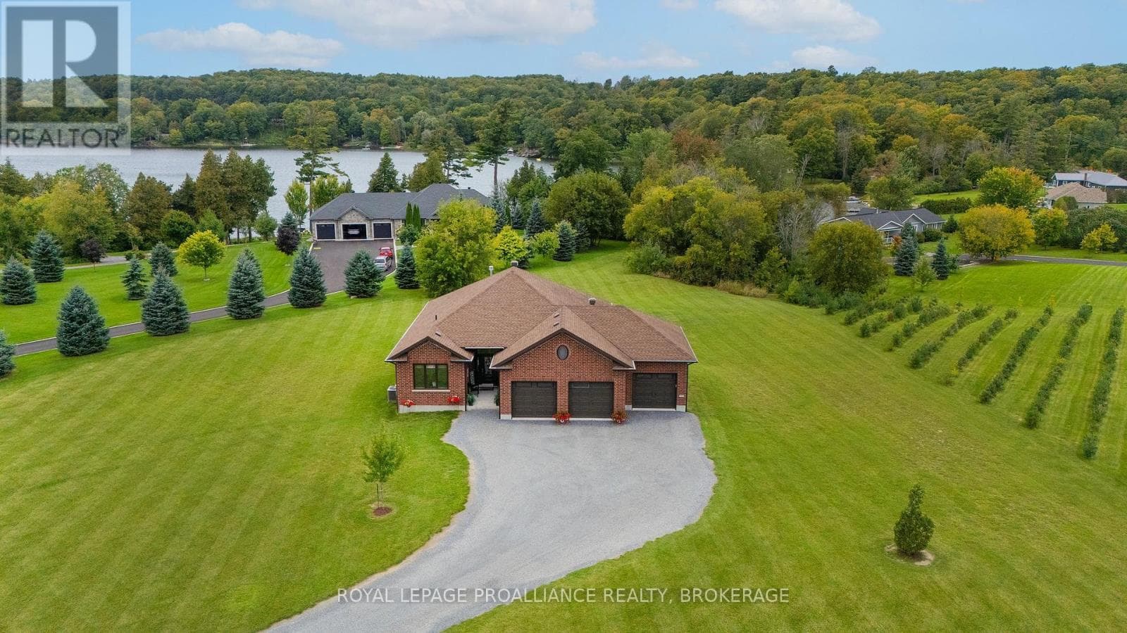 Single Family at 4 Sandstone Court, Frontenac (Frontenac South), Ontario - Photo 3 - RE/MAX Garden City Realty