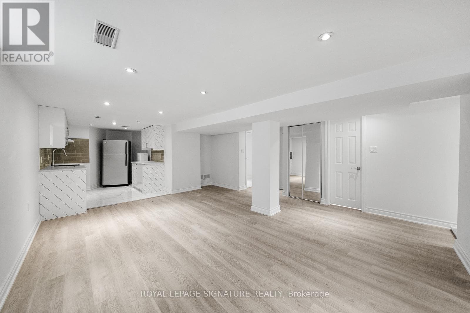 Single Family at 17 Pleasant Avenue, Toronto (Newtonbrook West), Ontario - Photo 6 - RE/MAX Garden City Realty
