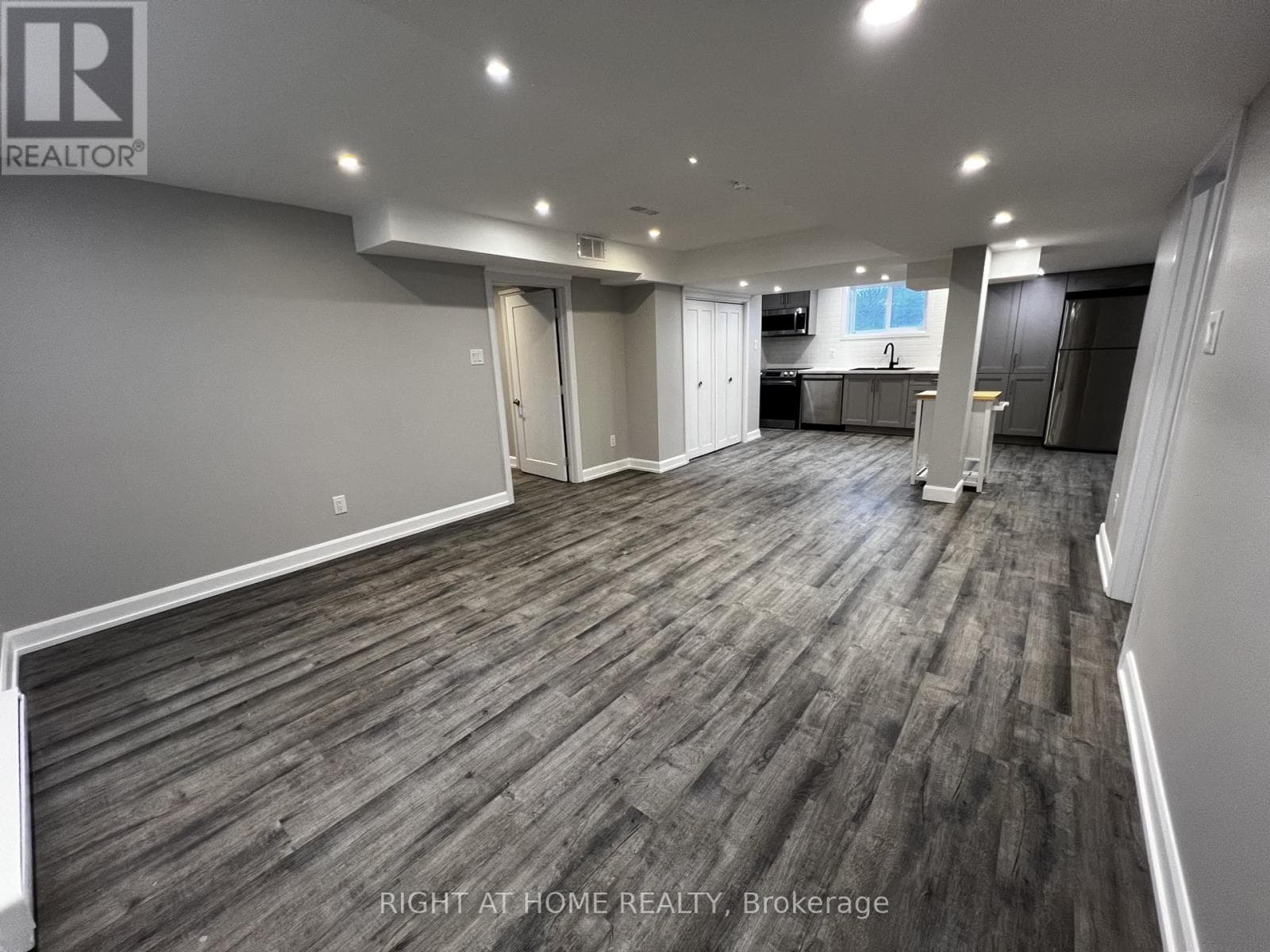 Single Family at Lower- 205 Cardinal Street, Barrie (Cundles East), Ontario - Photo 9 - RE/MAX Garden City Realty