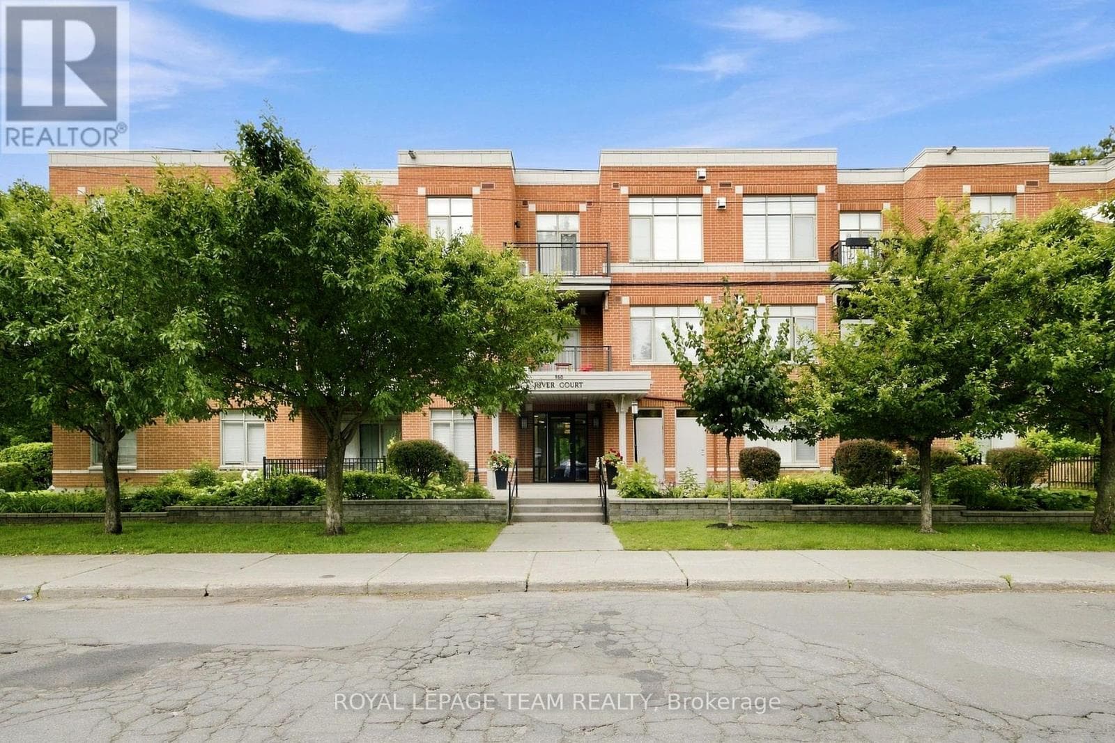 212- 950 Marguerite Avenue