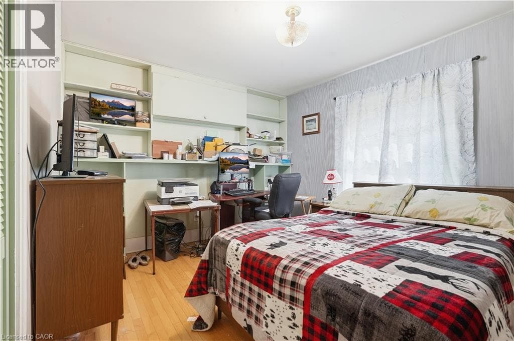 Single Family at 24 BARTON Street, St. Catharines, Ontario - Photo 10 - RE/MAX Garden City Realty