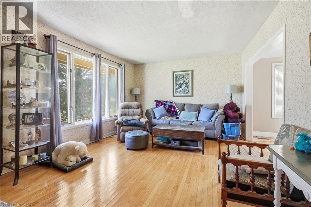 Single Family at 24 BARTON Street, St. Catharines, Ontario - Photo 5 - RE/MAX Garden City Realty