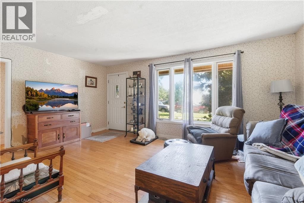 Single Family at 24 BARTON Street, St. Catharines, Ontario - Photo 6 - RE/MAX Garden City Realty