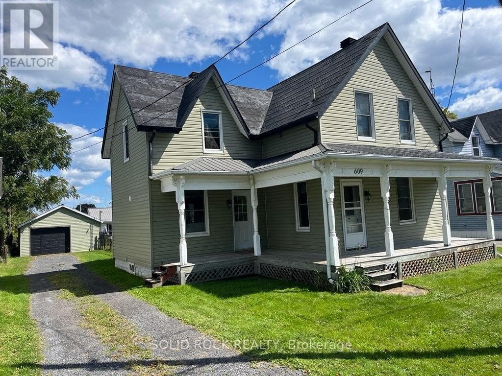 609 East Street