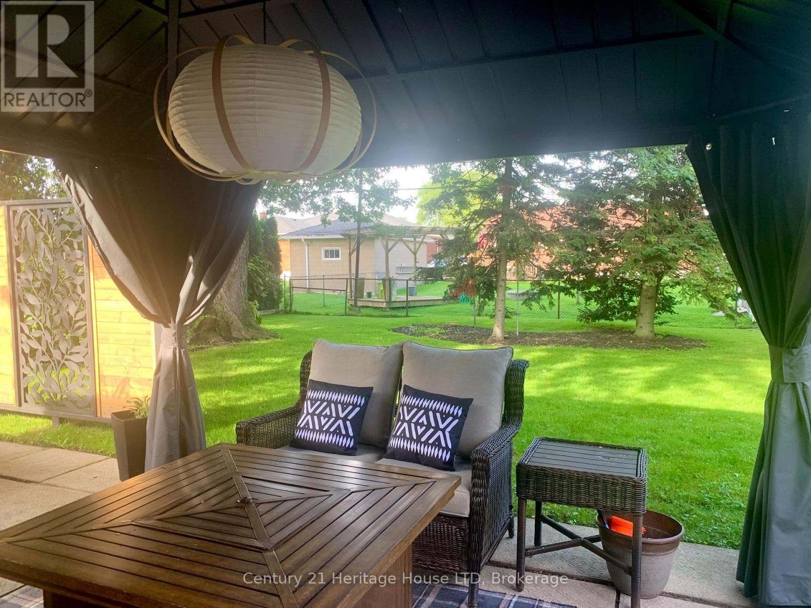 Single Family at 3627 Windermere Road, Niagara Falls (Stamford), Ontario - Photo 10 - RE/MAX Garden City Realty
