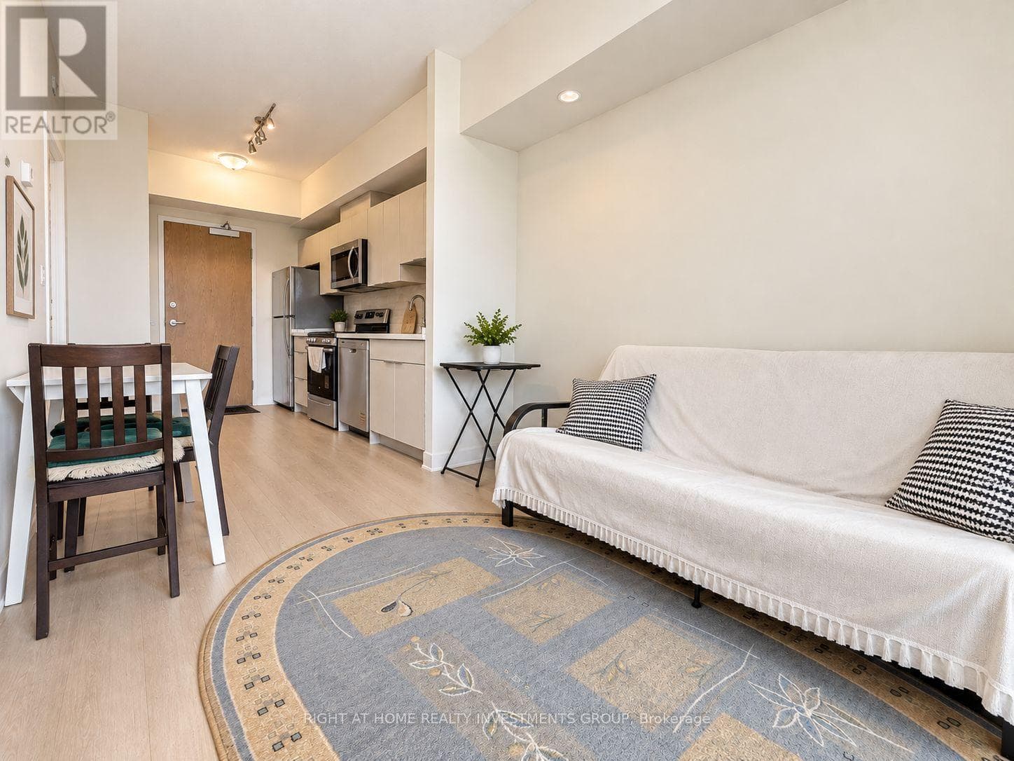 Single Family at 519- 2825 Jane Street, Toronto (Glenfield-Jane Heights), Ontario - Photo 5 - RE/MAX Garden City Realty