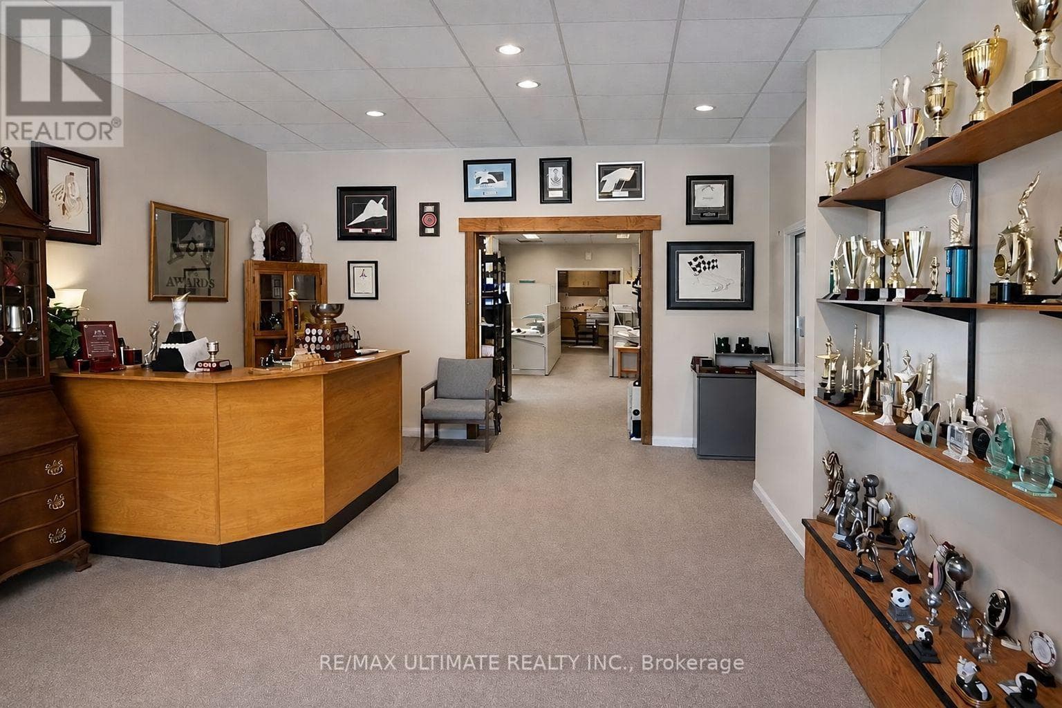Retail at 1958 Danforth Avenue, Toronto (Danforth), Ontario - Photo 3 - RE/MAX Garden City Realty