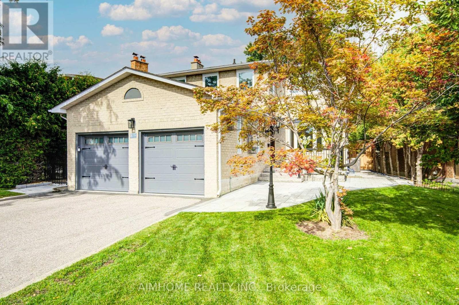 83 Houseman Crescent