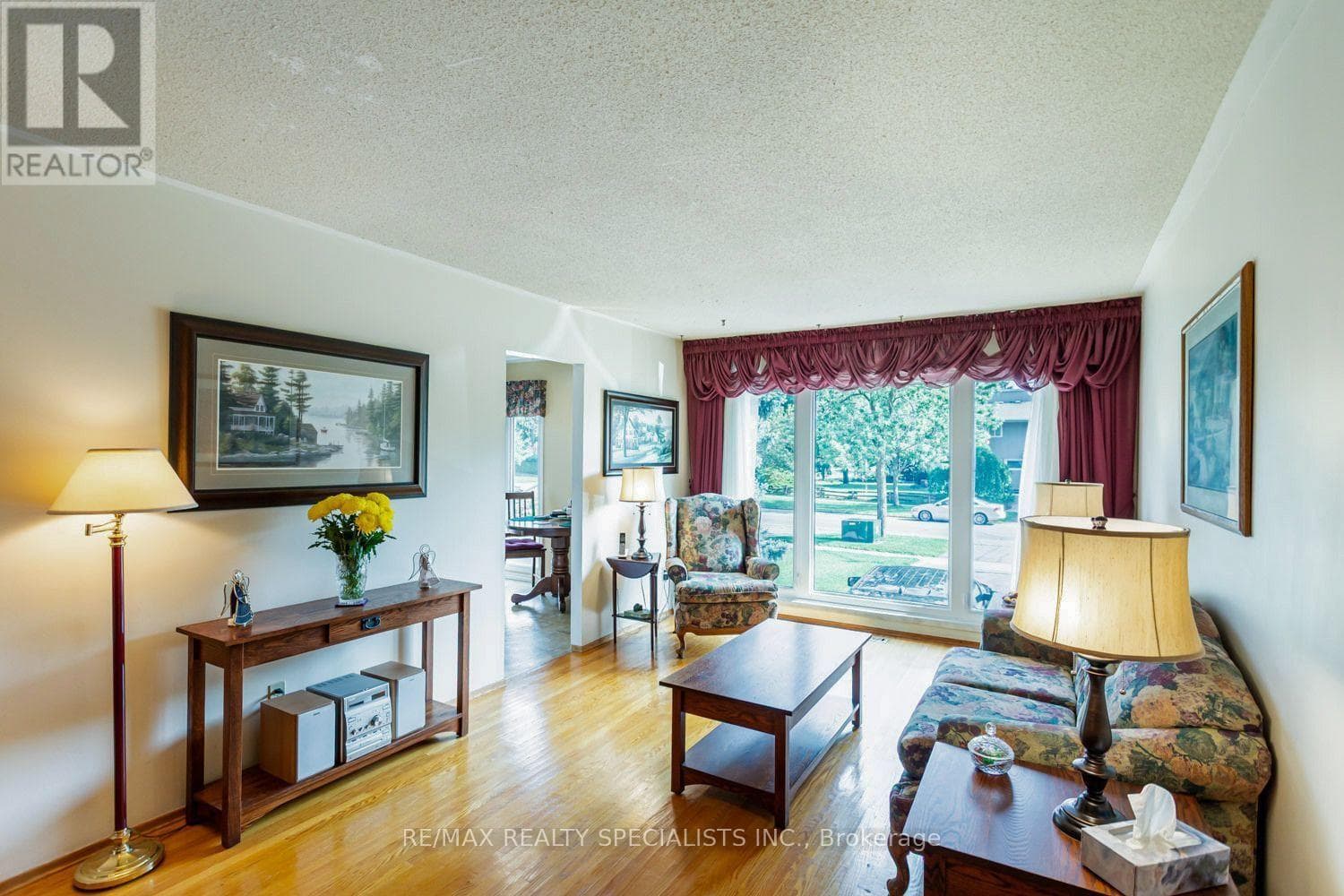 Single Family at 32 Falconer Drive, Mississauga (Streetsville), Ontario - Photo 10 - RE/MAX Garden City Realty