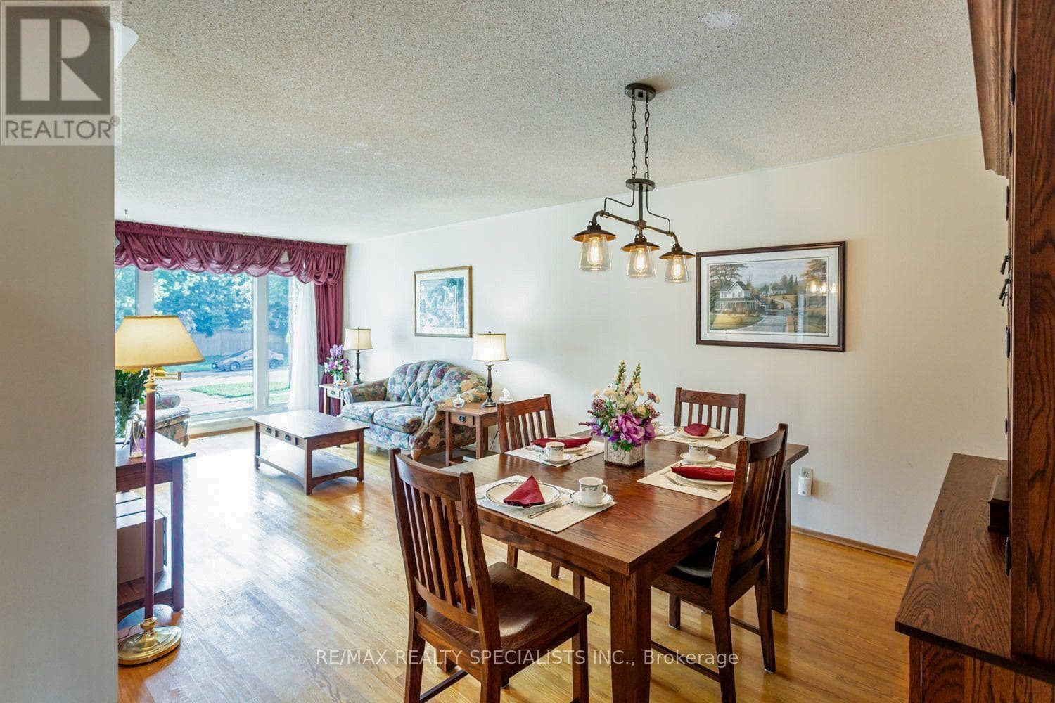 Single Family at 32 Falconer Drive, Mississauga (Streetsville), Ontario - Photo 8 - RE/MAX Garden City Realty