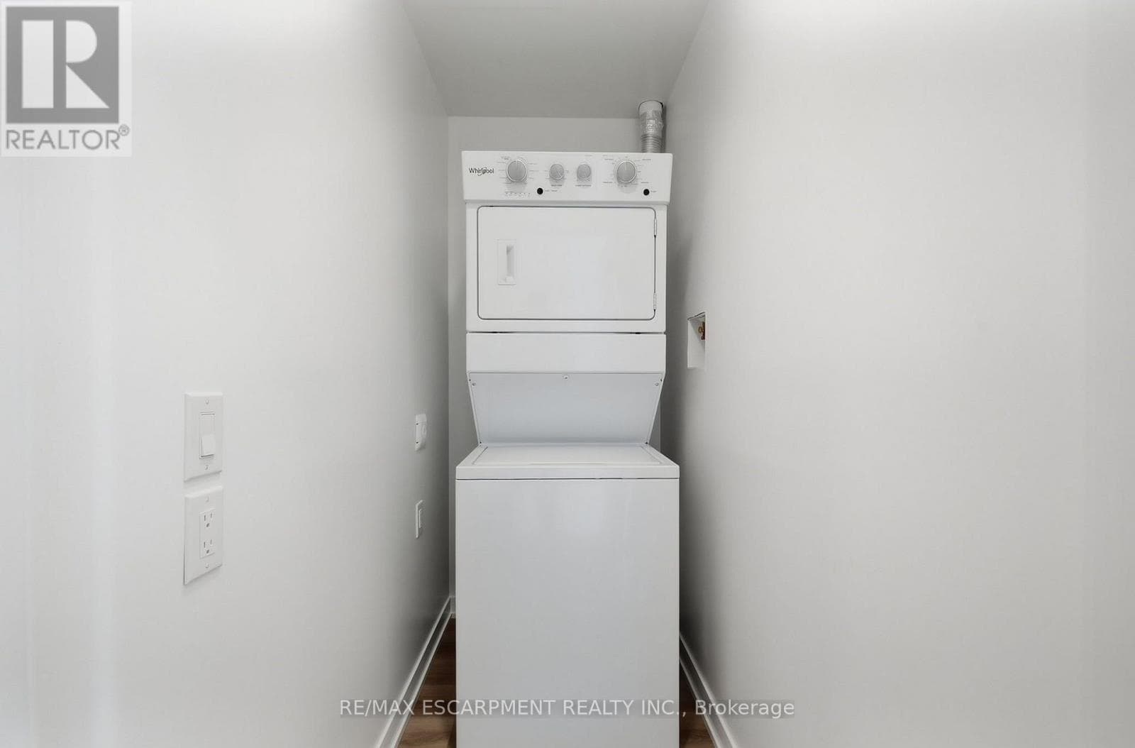 Single Family at 112- 2500 Saw Whet Boulevard, Oakville (GA Glen Abbey), Ontario - Photo 7 - RE/MAX Garden City Realty