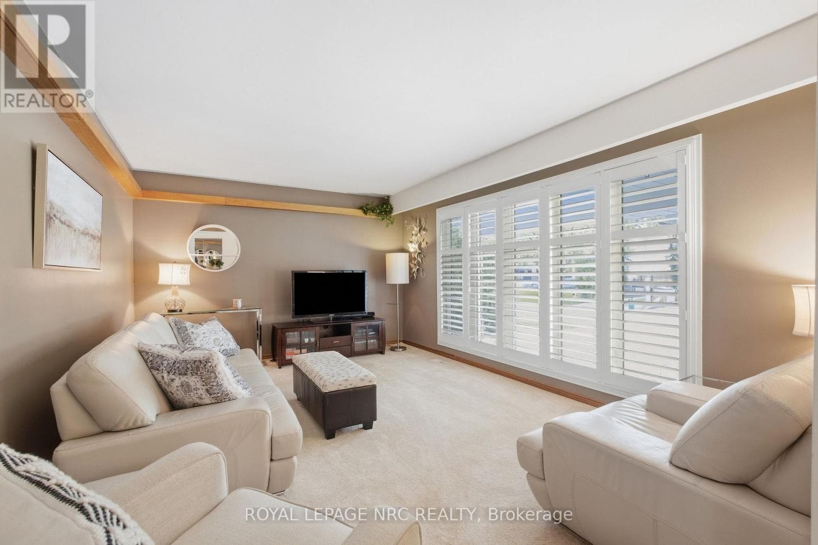 Single Family at 37 Viking Drive, Grimsby (Grimsby West), Ontario - Photo 7 - RE/MAX Garden City Realty