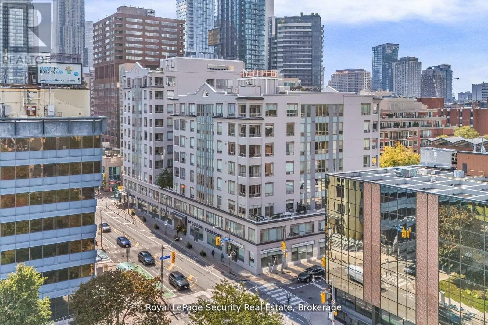 403- 980 Yonge Street