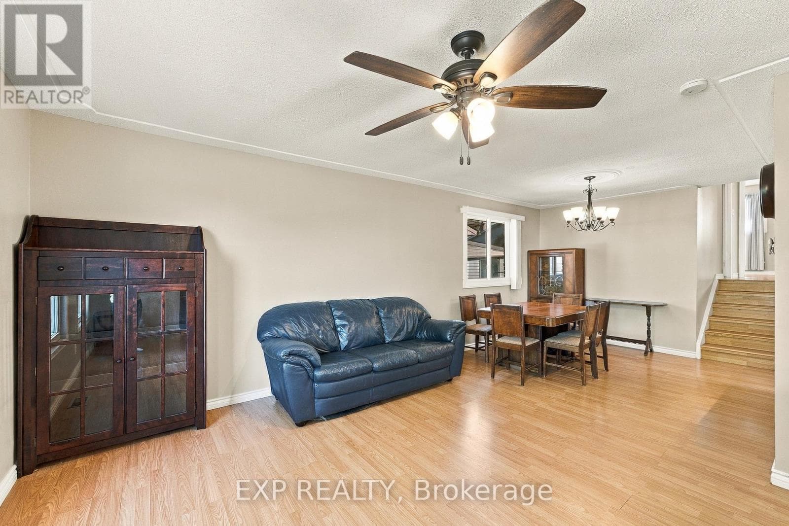 Single Family at 7 Roehampton Avenue, St. Catharines (Carlton/Bunting), Ontario - Photo 7 - RE/MAX Garden City Realty