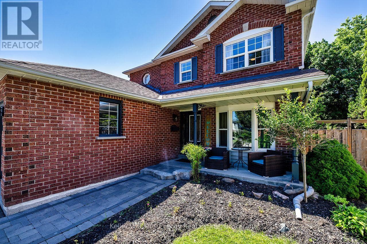 Single Family at 329 Challenger Court, Clarington (Newcastle), Ontario - Photo 4 - RE/MAX Garden City Realty