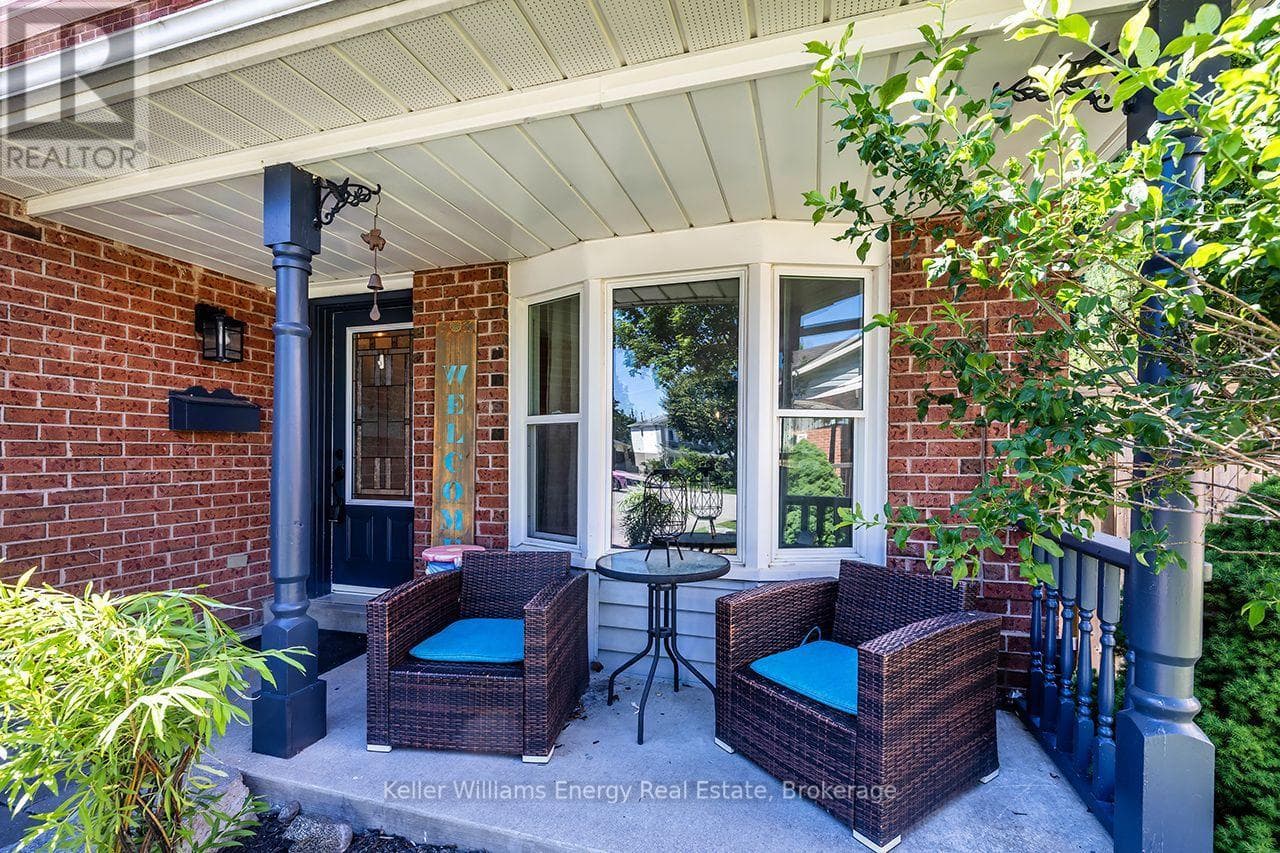 Single Family at 329 Challenger Court, Clarington (Newcastle), Ontario - Photo 5 - RE/MAX Garden City Realty