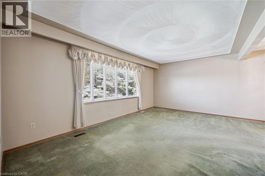 Single Family at 309 TOLL GATE Boulevard, Waterloo, Ontario - Photo 5 - RE/MAX Garden City Realty