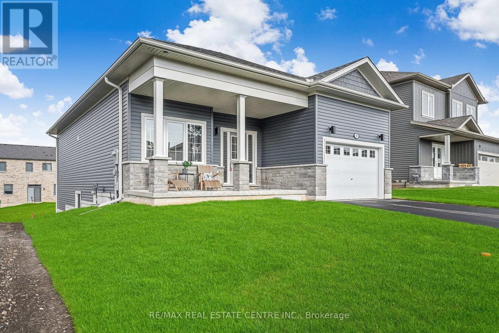 Single Family at 99 Hillcrest Road, Port Colborne (Main Street), Ontario - Photo 2 - RE/MAX Garden City Realty