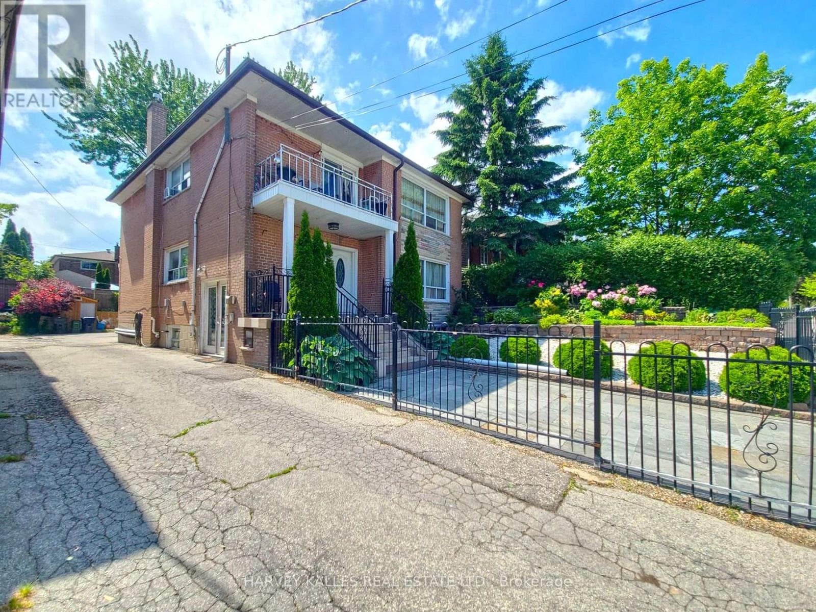 Multi-family at Room # 4- 8 Medford Avenue, Toronto (Oakridge), Ontario - Photo 2 - RE/MAX Garden City Realty