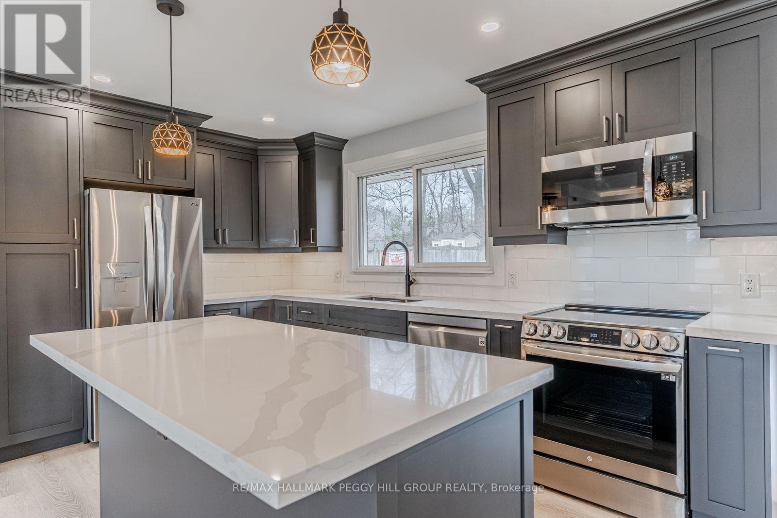 Single Family at Upper- 20 Ottaway Avenue, Barrie (Wellington), Ontario - Photo 8 - RE/MAX Garden City Realty