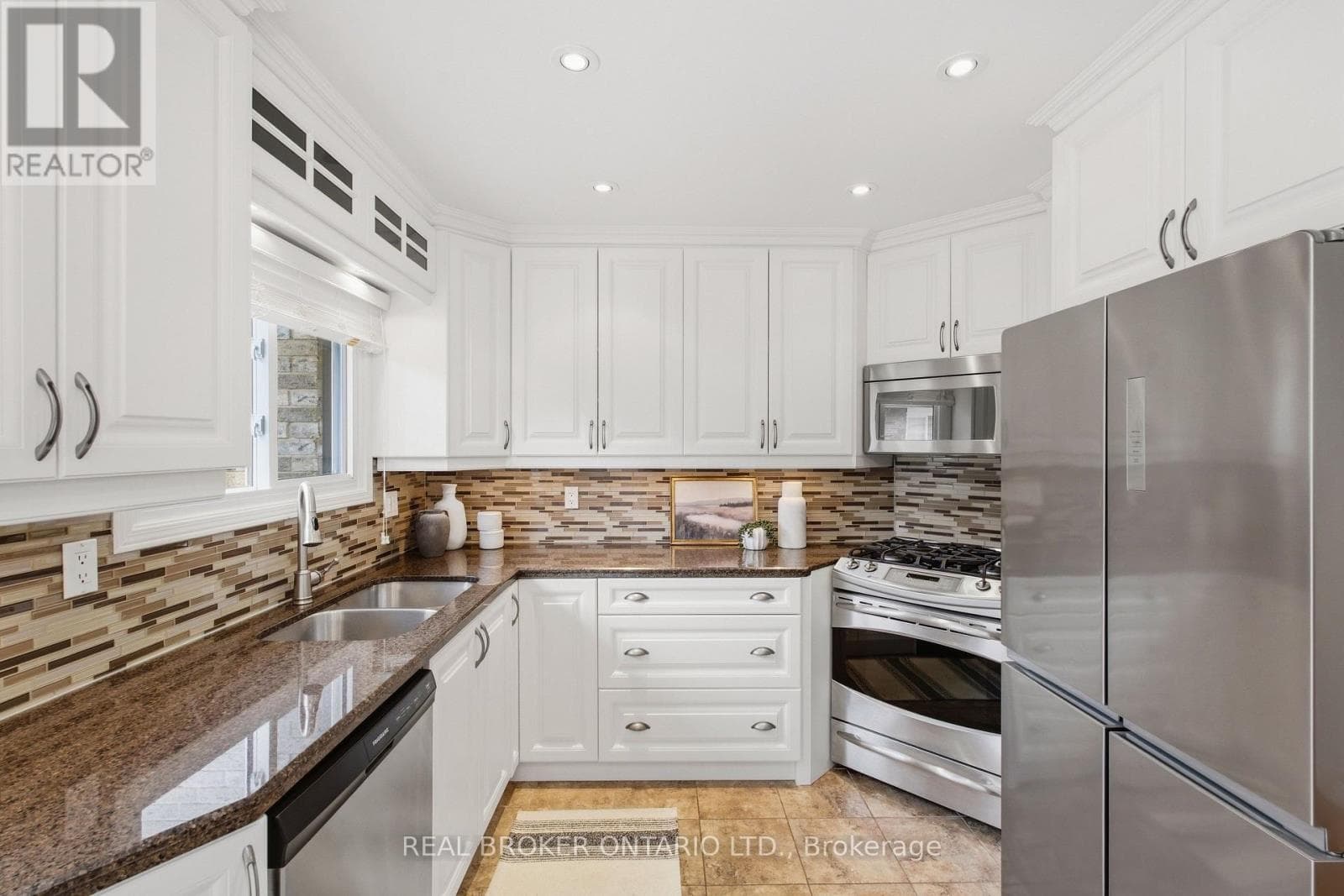 Single Family at 1249 Thorpe Road, Burlington (Brant), Ontario - Photo 8 - RE/MAX Garden City Realty