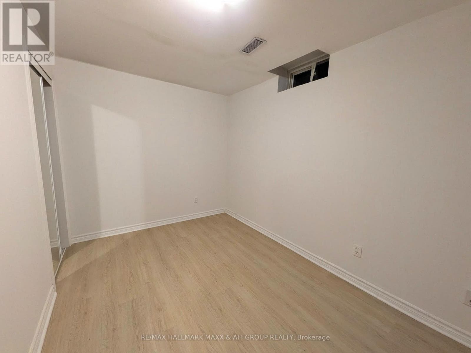Single Family at Bsmt- 460 Menczel Crescent, Newmarket (Summerhill Estates), Ontario - Photo 5 - RE/MAX Garden City Realty