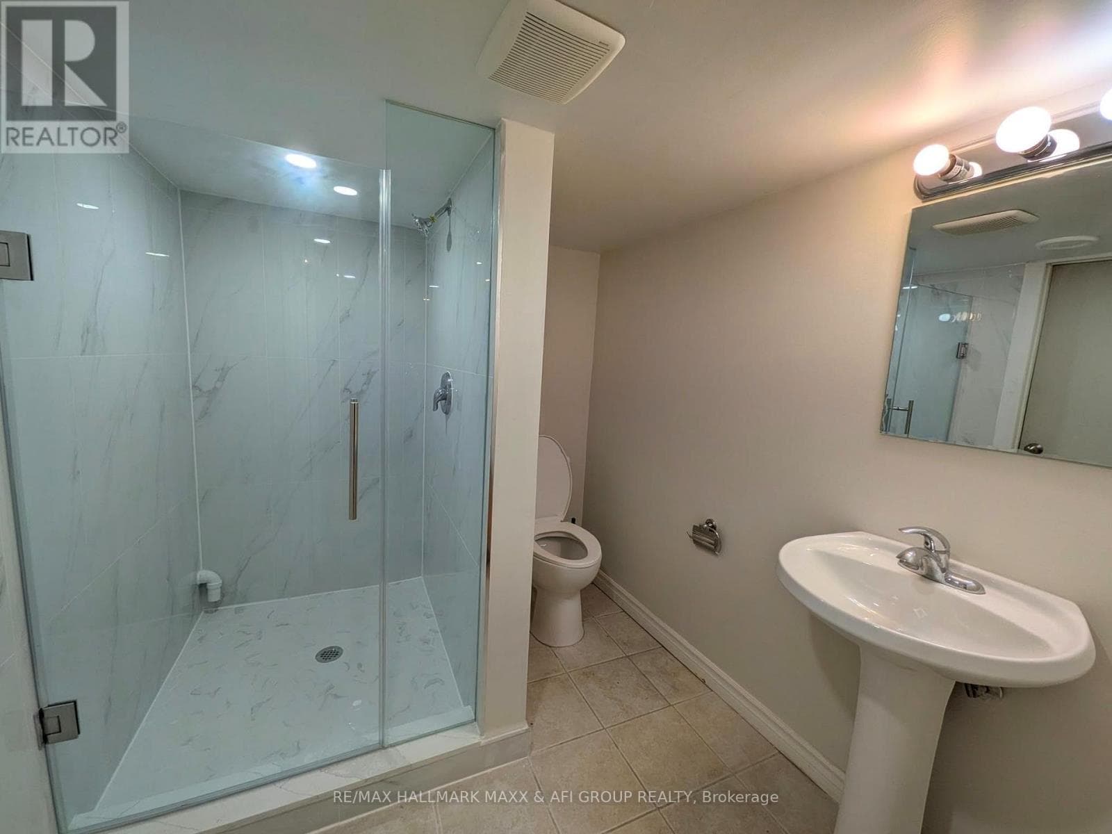 Single Family at Bsmt- 460 Menczel Crescent, Newmarket (Summerhill Estates), Ontario - Photo 6 - RE/MAX Garden City Realty