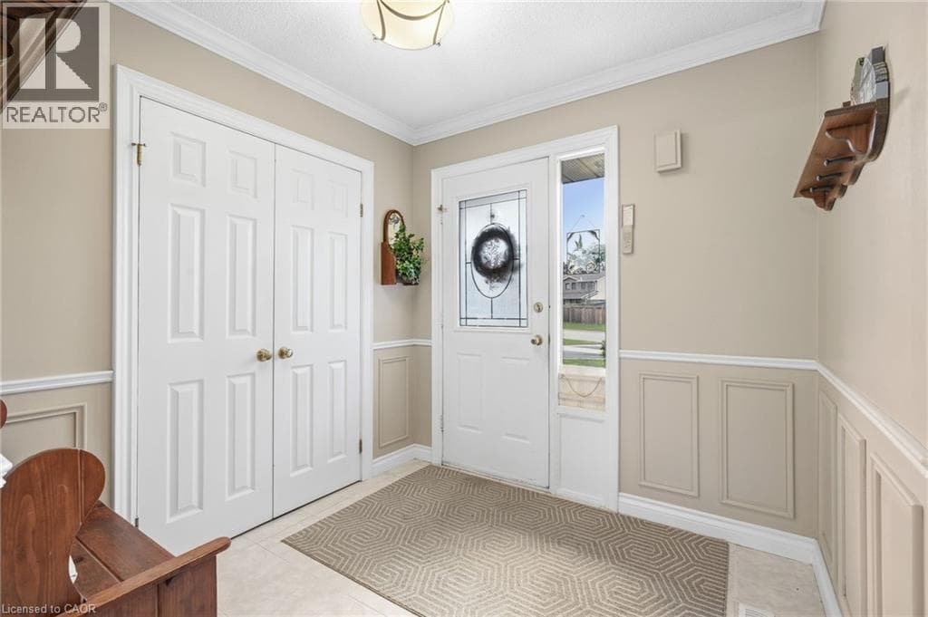 Single Family at 607 CLOVER PARK Crescent, Milton, Ontario - Photo 4 - RE/MAX Garden City Realty