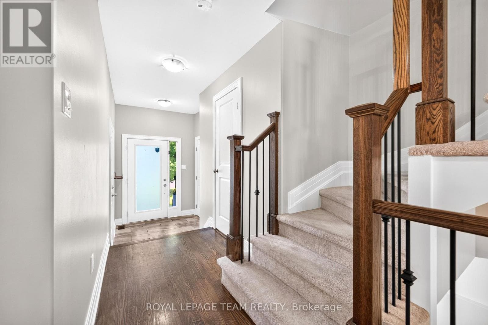 Single Family at 154 Woodhurst Crescent, Ottawa, Ontario - Photo 6 - RE/MAX Garden City Realty