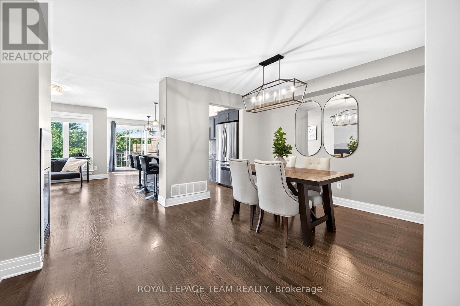 Single Family at 154 Woodhurst Crescent, Ottawa, Ontario - Photo 7 - RE/MAX Garden City Realty