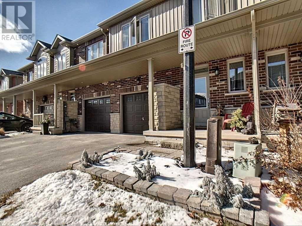 Single Family at 22- 380 lake Street, Grimsby (Grimsby Beach), Ontario - Photo 2 - RE/MAX Garden City Realty
