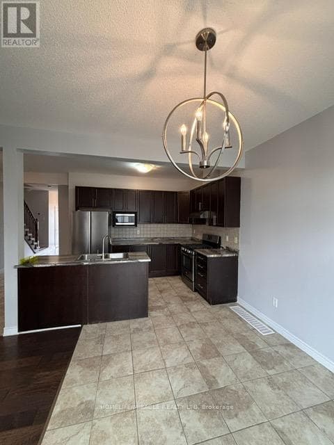 Single Family at 22- 380 lake Street, Grimsby (Grimsby Beach), Ontario - Photo 4 - RE/MAX Garden City Realty