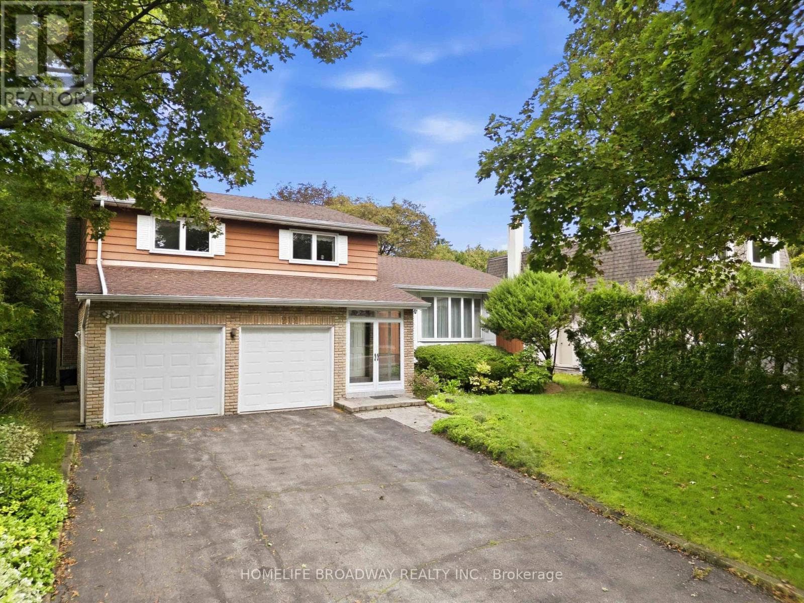 212 Bayview Fairways Drive