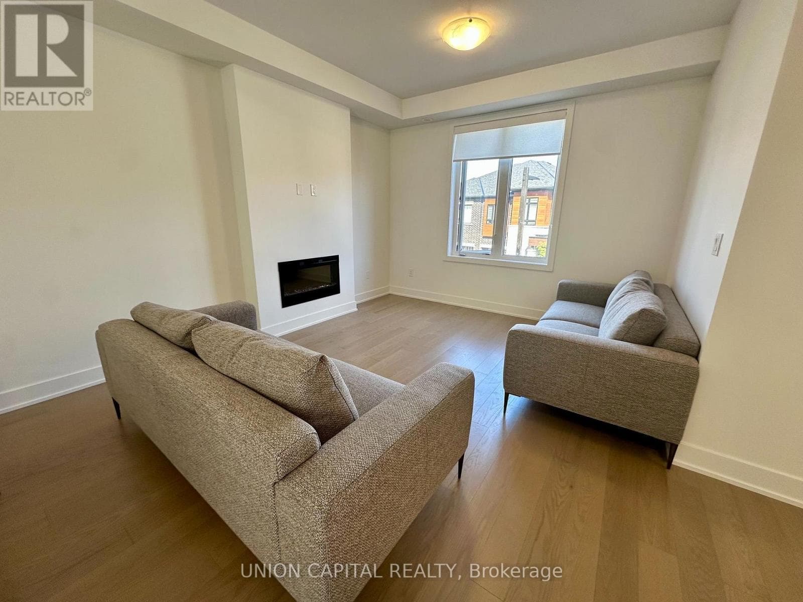 Single Family at 9 Arthur White Lane, Markham (Wismer), Ontario - Photo 6 - RE/MAX Garden City Realty