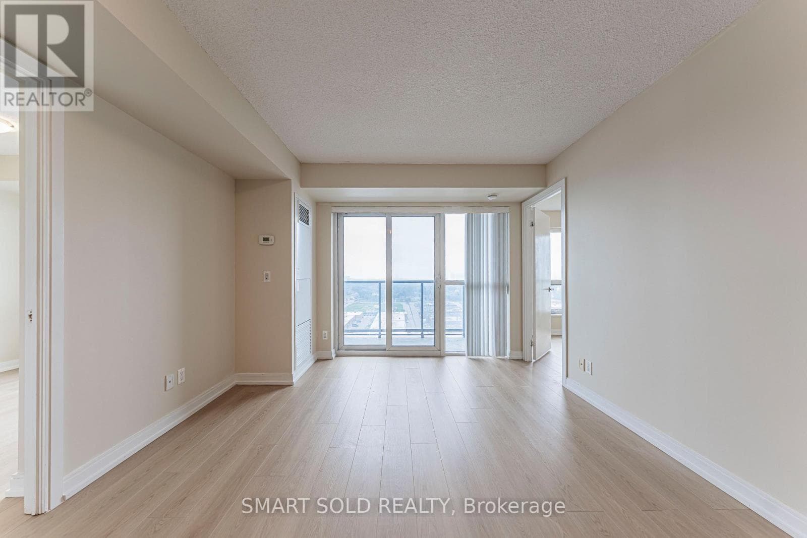 Single Family at 1621- 181 Village Green Square, Toronto (Agincourt North), Ontario - Photo 6 - RE/MAX Garden City Realty